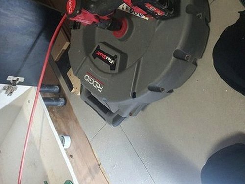 사근동 하수구막힘 거름망 청소와 장비 점검을 비교한 작업 장면